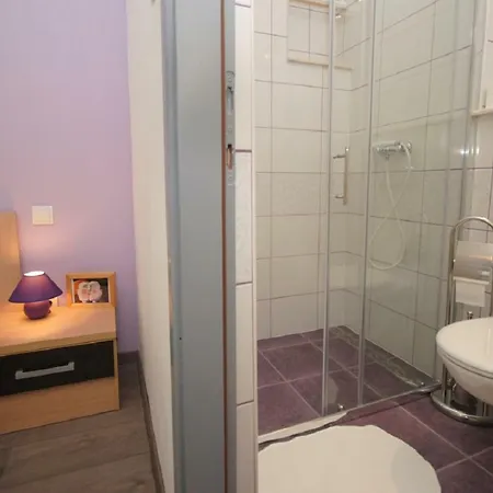 Jet 3* Kastela