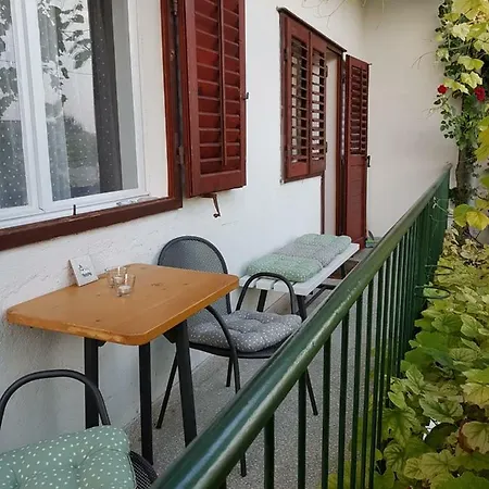 Jet Guest house