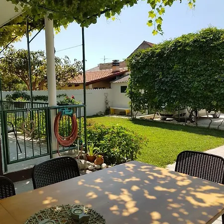 Jet 3* Kastela